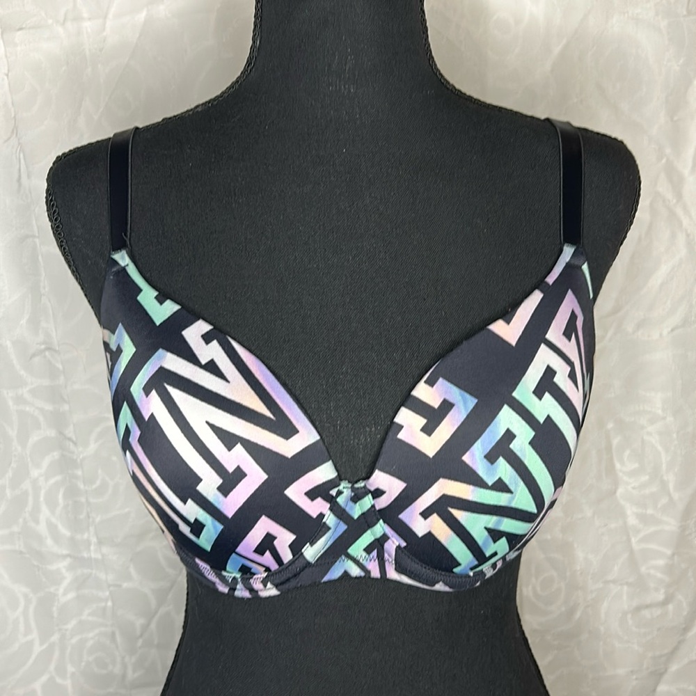 PINK VICTORIA’S SECRET Wear Everywhere blackgreenpink signature bra. Size 36 D.